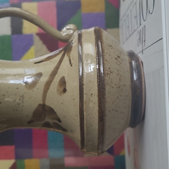 STUDIO POTTERY WHEAT PITCHER VASE SIGNED - Picture 5 of 7